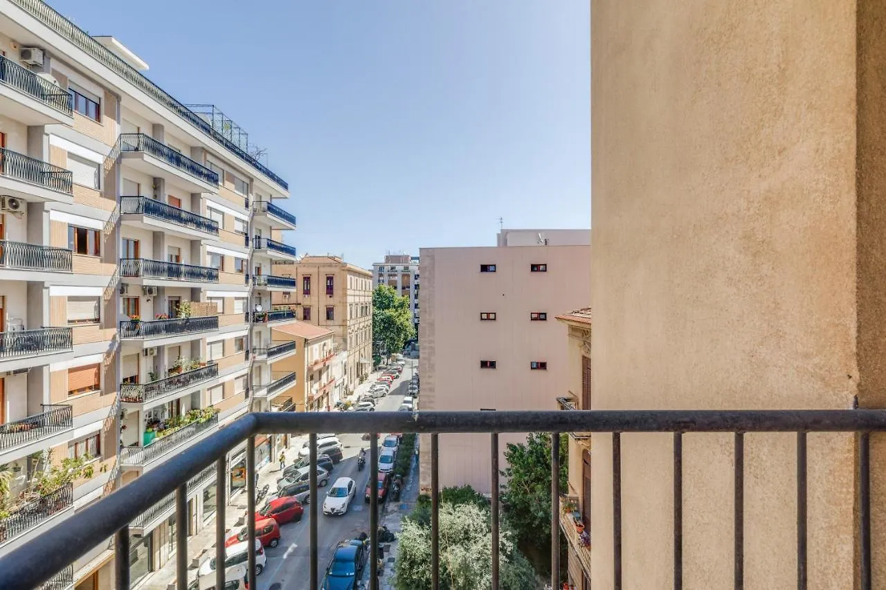 Διαμέρισμα Residenza Dei Poeti - Roomy And Modern Flat Παλέρμο Ιταλία