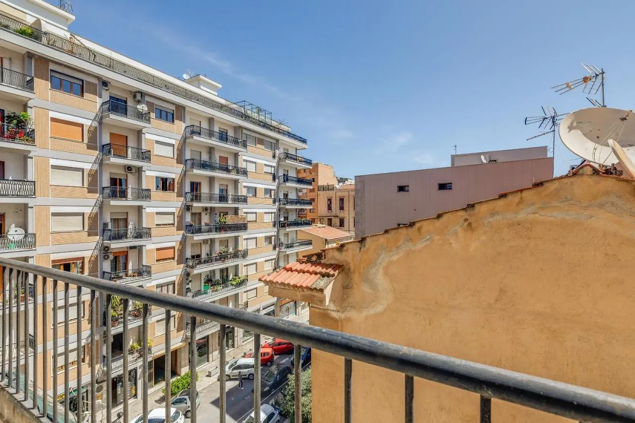 Residenza Dei Poeti - Roomy And Modern Flat Palermo 0*,